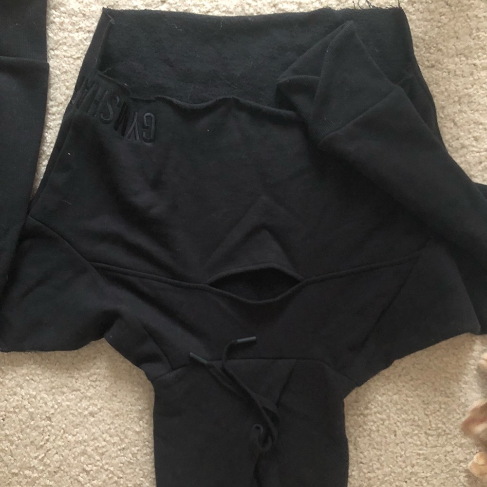 Black Gymshark crop sweater.